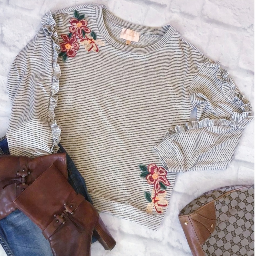 SKIES ARE BLUE Stitch Fix Embroidered Knitted Top